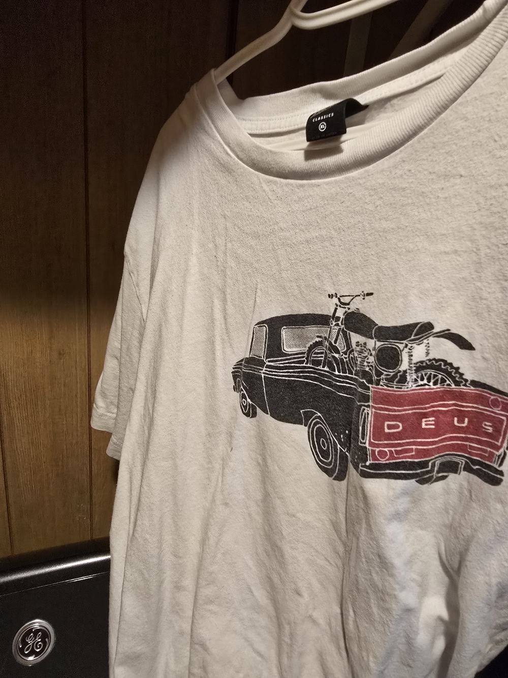 Deus Ex Machina White Graphic Tee - Men's Casual Shirt Xl